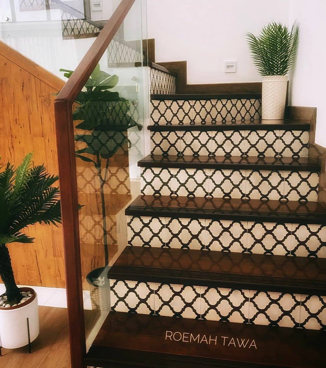 You are currently viewing DEKORASI TEGEL TANGGA