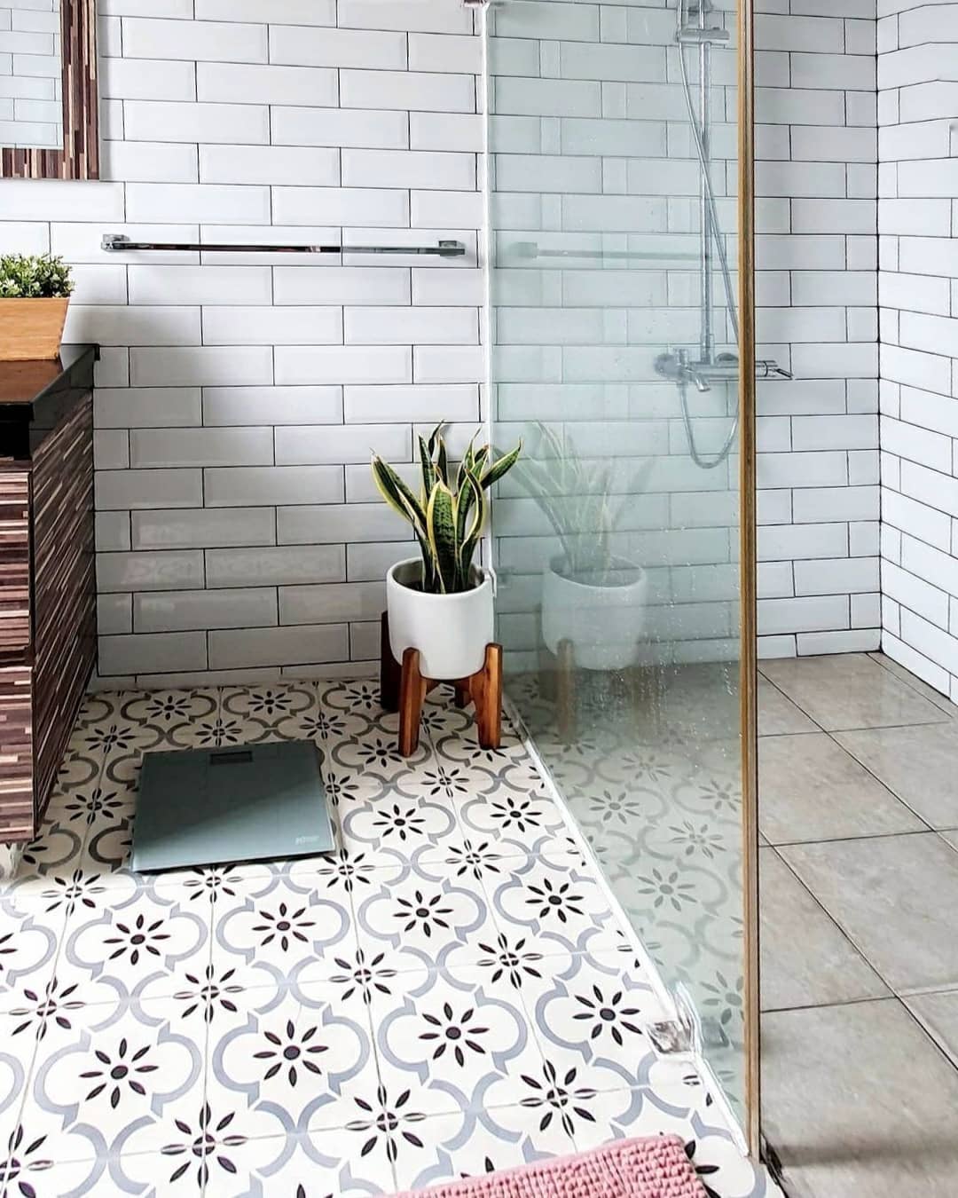 You are currently viewing LANTAI ALA KEBUN BUNGA